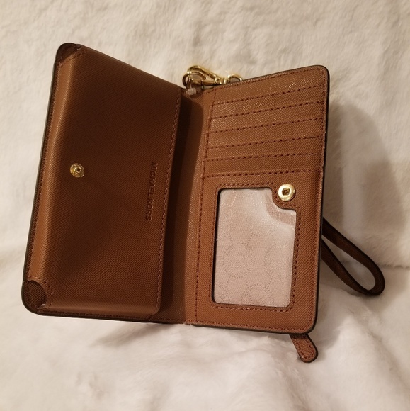 Michael Kors wristlet - Picture 3 of 4